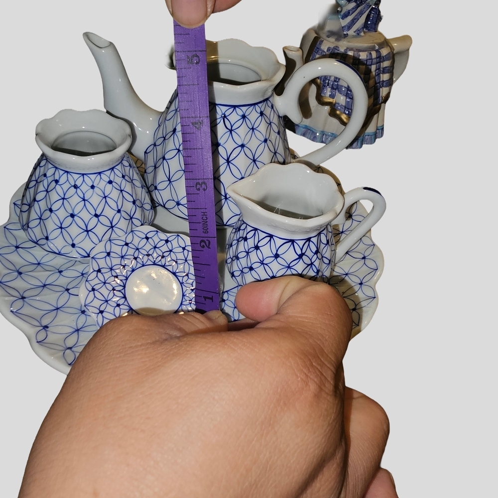 Blue and White Porcelain mini Tea Set - Picture 10 of 10